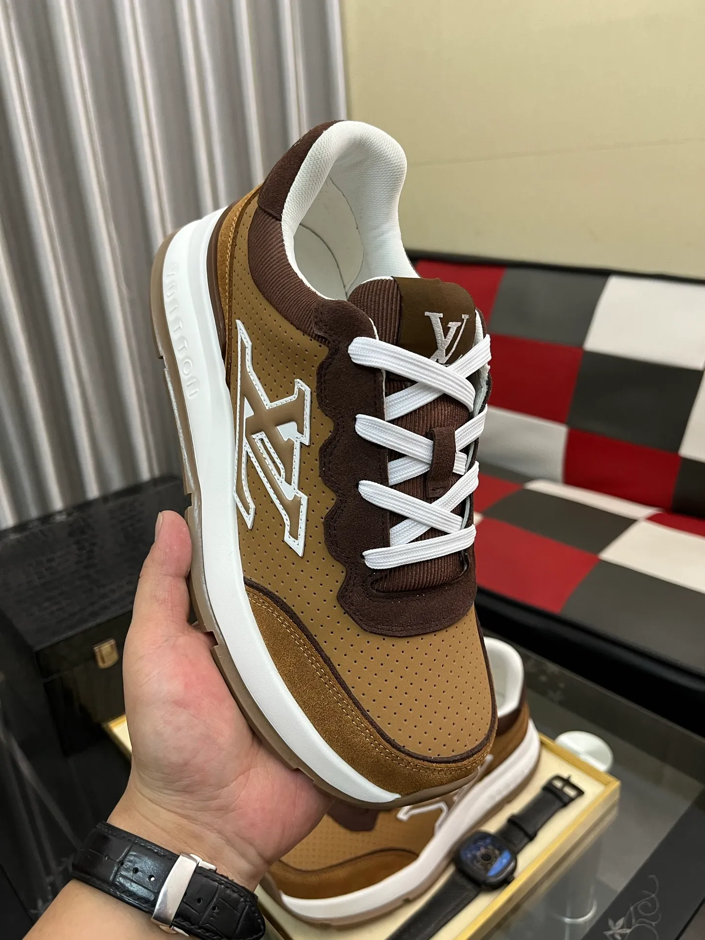 Men's Men's Shoes 💰: 438⌚️⌚️LV Louis Vuitton. The latest fashionable casual shoes are popular in physical stores. New spring and summer comfortable imported custom original cowhide, unique jacquard fabric element design. With sheepskin lining, Lv original bottom, [sun][sun] high-end packaging and high quality💪Details determine the quality, you can enter and leave the counter at will, welcome to compare🇮🇹Number of sizes 38-442️⃣colors available